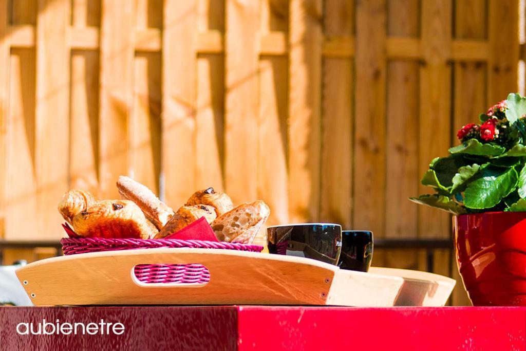 ホテル Au Bien Etre Piscine Chauffee ヴィルクローズ エクステリア 写真